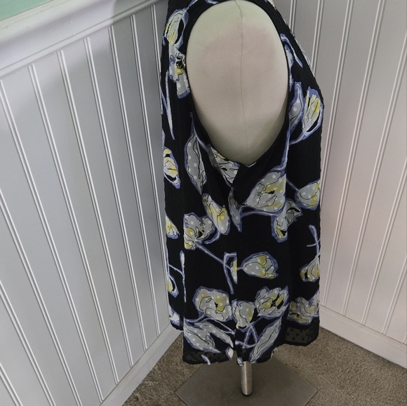 Apt 9 flowered tank top size XL - Picture 2 of 7